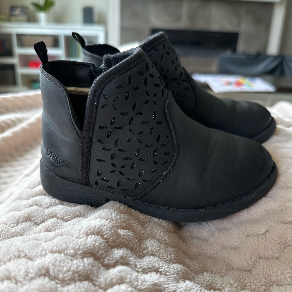 Black toddler girls Oshkosh B’gosh boots